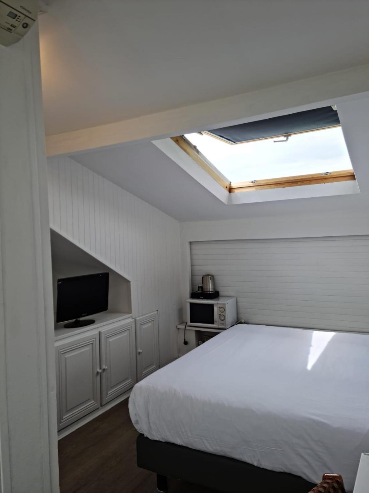 Panam Hotel Paris Gambetta- Place Gambetta-Mairie Du 20 Emme エクステリア 写真